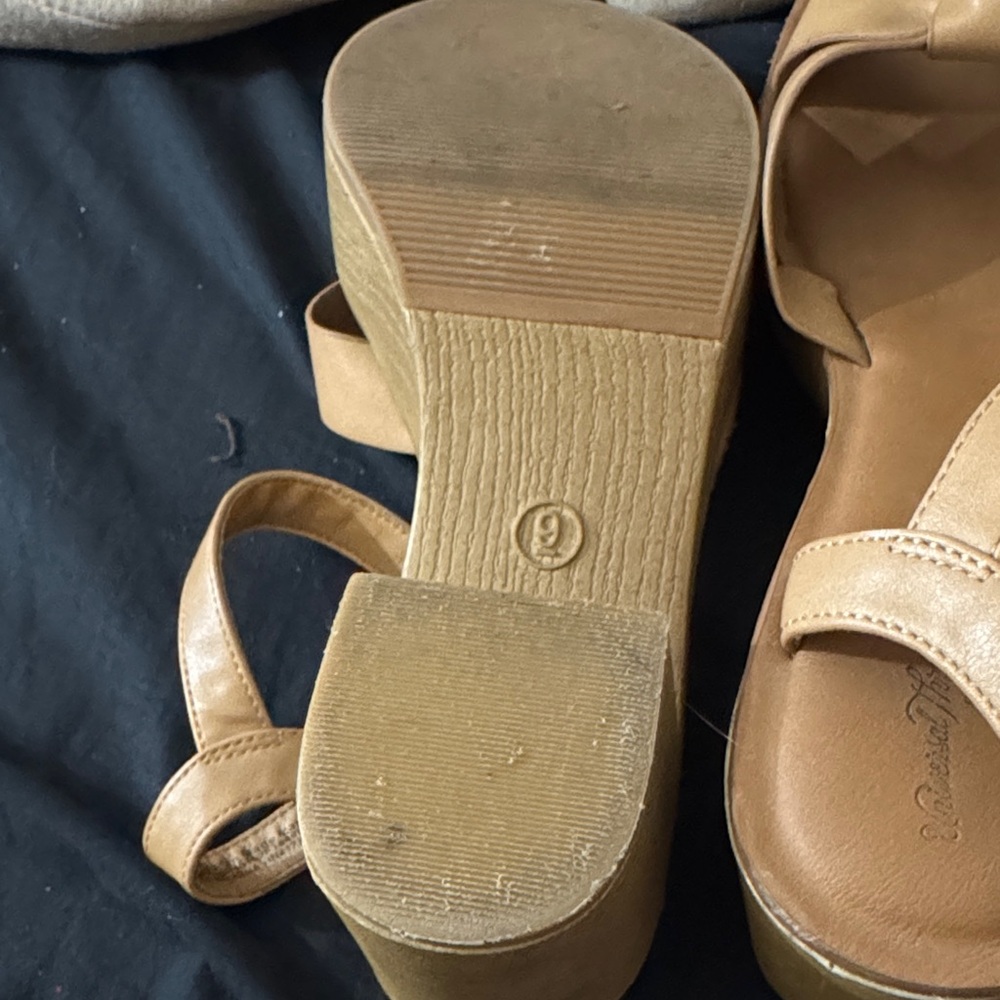 Universal Thread Tan Knot Platform Sandals - image 3